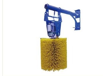 Cattle body brush