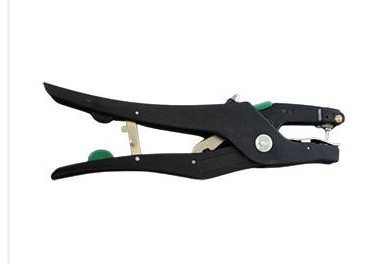 Ear tag pliers